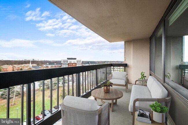 Building Photo - 3701 S George Mason Dr