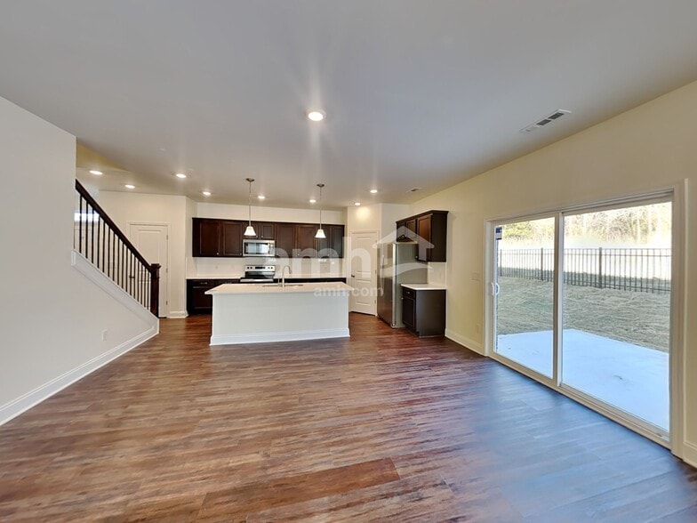 Building Photo - 118 Marin Dr