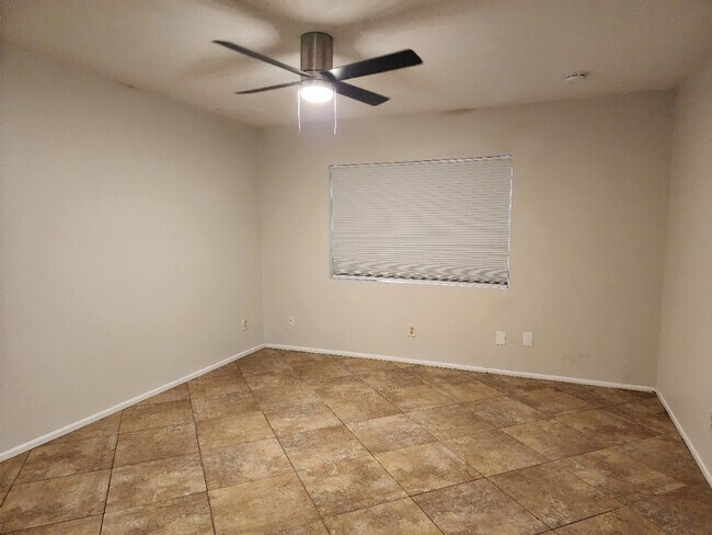 Building Photo - 2 bedroom 2 bath home in Villa De Paz golf community