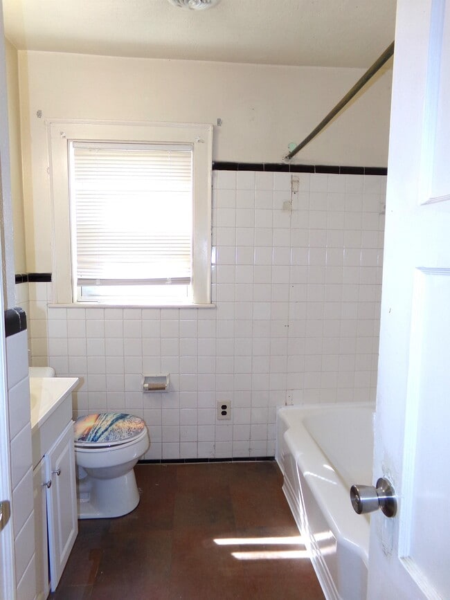 Building Photo - 4225 Hacienda St