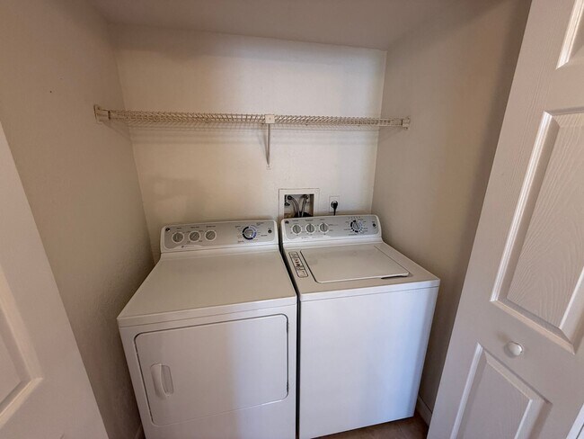 Building Photo - Adorable 1 Bed 1 Bath Winter Park Condo