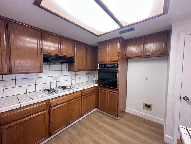 Building Photo - 2378 Grapewood Ct