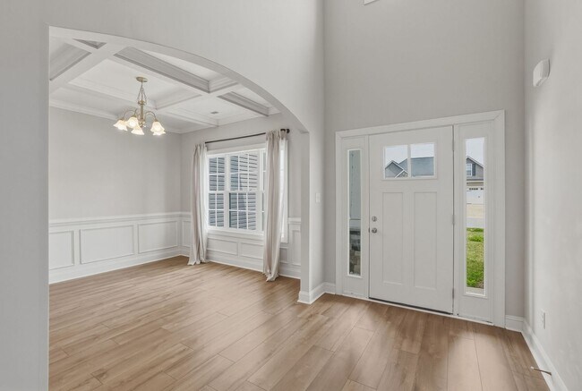 Building Photo - 5 bedroom waterfront property