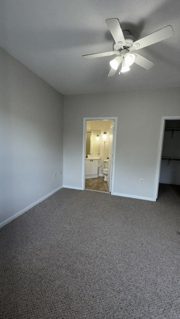 Building Photo - 5821 Ludington Dr