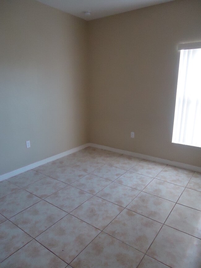 Building Photo - Bella Pointe-4044 Marina Isle Dr Kissimmee...