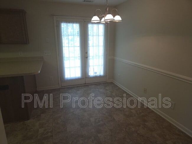 Building Photo - 2303 Keegan Dr