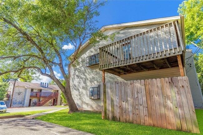 Building Photo - 903 Taulbee Ln