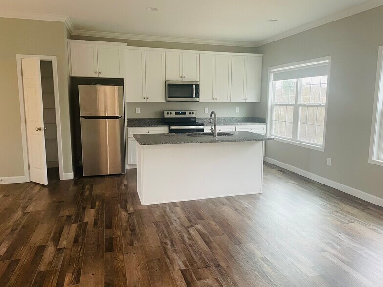 Building Photo - 176 Ridge Pointe Dr