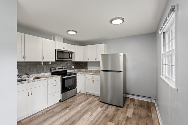 Building Photo - 801-805 Lester Harris Rd