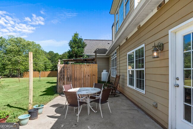 Building Photo - 1141 Whispering Lakes Trail