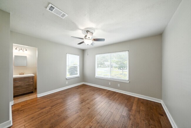 Building Photo - 1714 Parana Dr