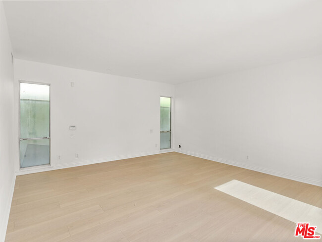 Building Photo - 9606 Arby Dr