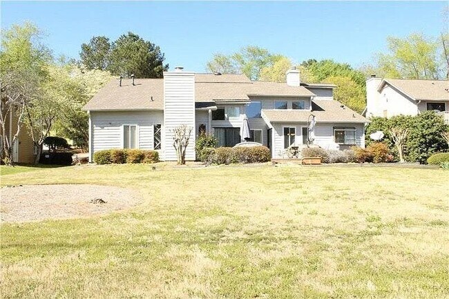 Building Photo - 1600 Old Hunters Trce