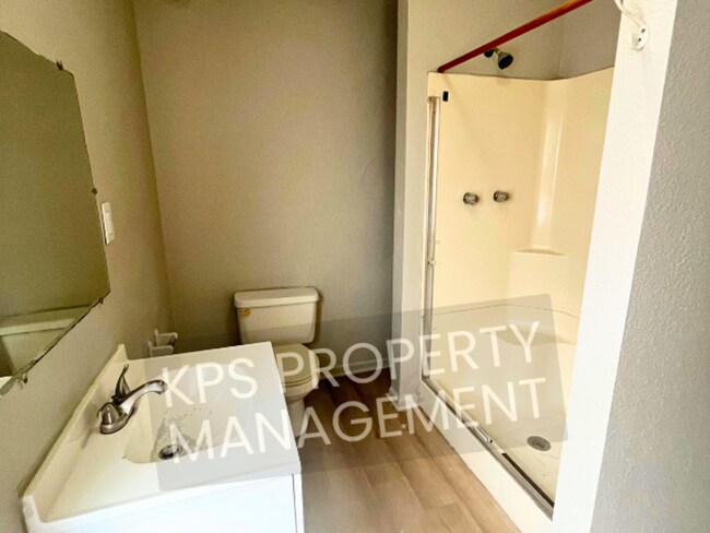 Building Photo - 665 S Kansas St