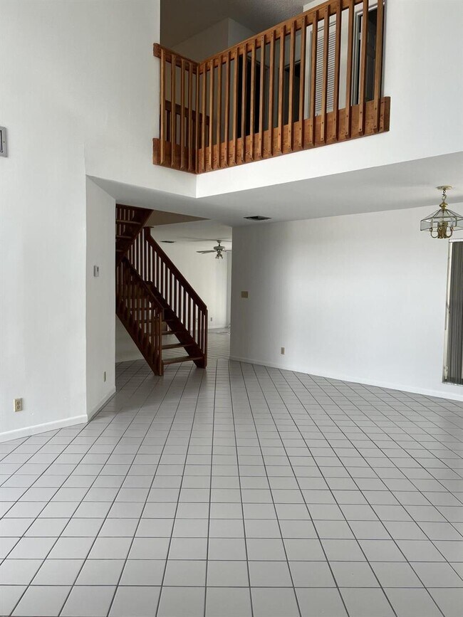 Building Photo - 9401 Aegean Dr