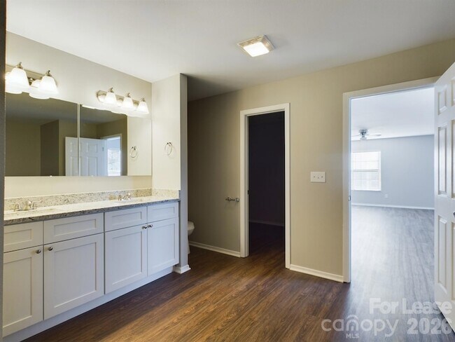 Building Photo - 12621 Dervish Ln