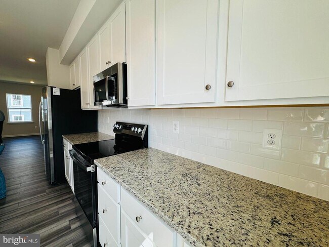 Building Photo - 12 BROOKFIELD Mews