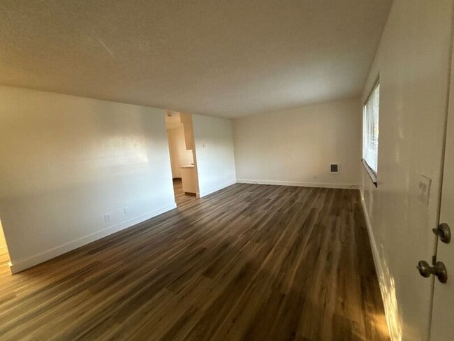 Building Photo - 4433 Campbell Dr SE