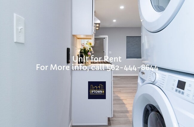 Building Photo - House - 2 Bedrooms / 1 Bathroom / Whittier