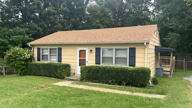 Primary Photo - One Level House in Madison Heights