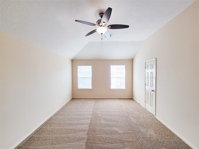 Building Photo - 19718 Byron Meadows Dr