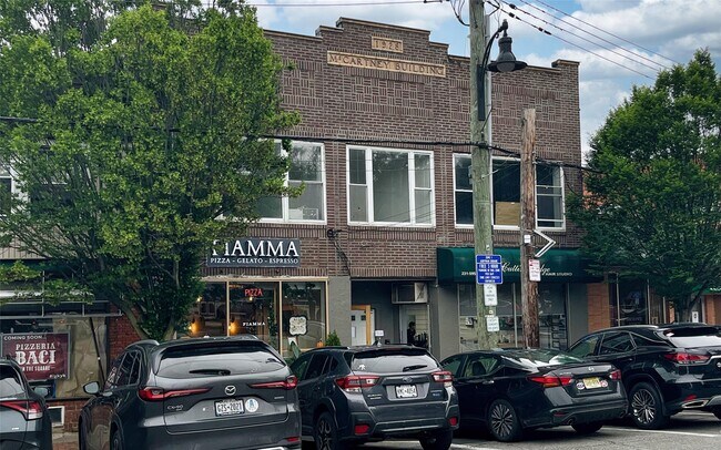 Building Photo - 475 Ashford Ave