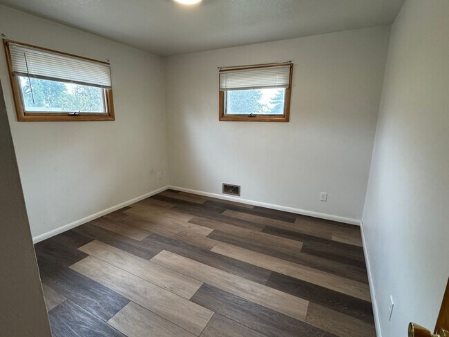 Building Photo - 609 N 29th St