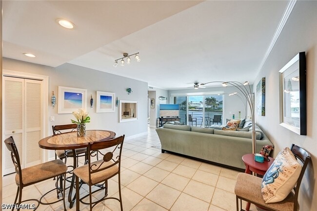 Building Photo - 4530 Gulf Shore Blvd N