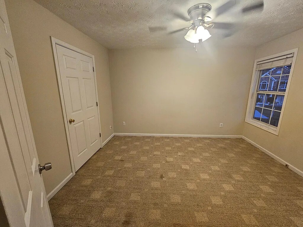 Building Photo - 1692 Tunbridge Ln