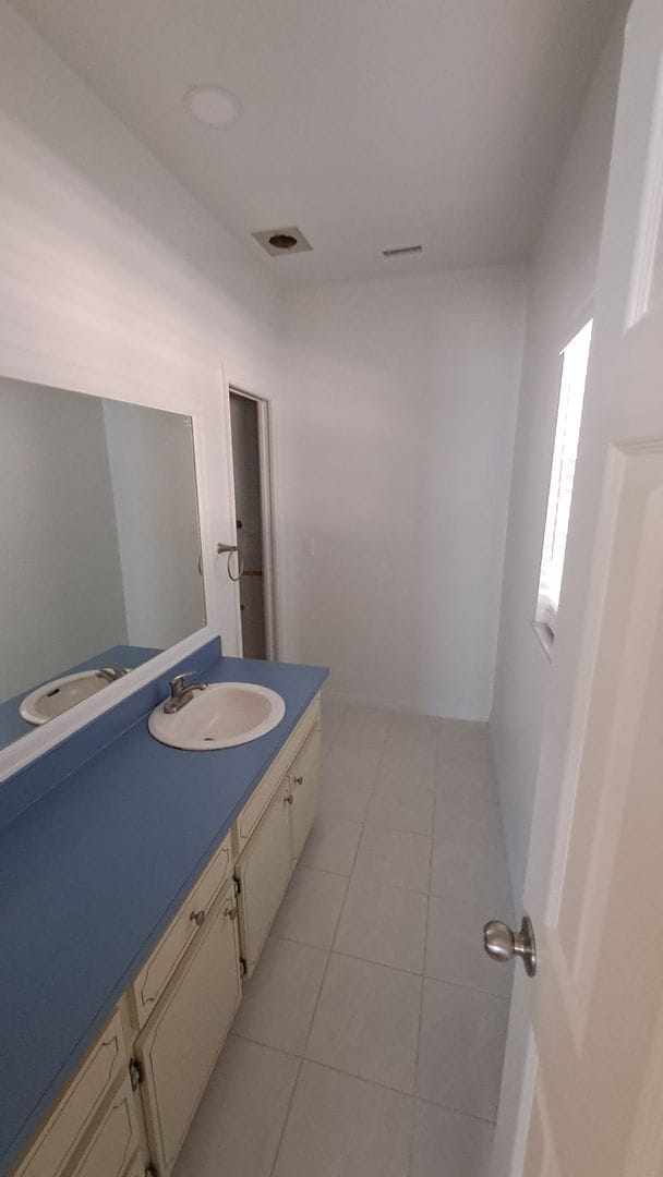 Building Photo - 3/2 UNFURISHED HOME LOCATED IN BOCA GRAND ...