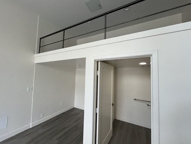 Building Photo - 138 W San Ysidro Blvd
