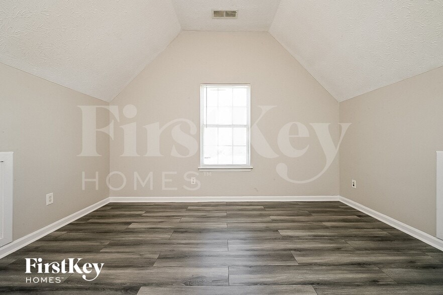 Building Photo - 180 Heaton Dr