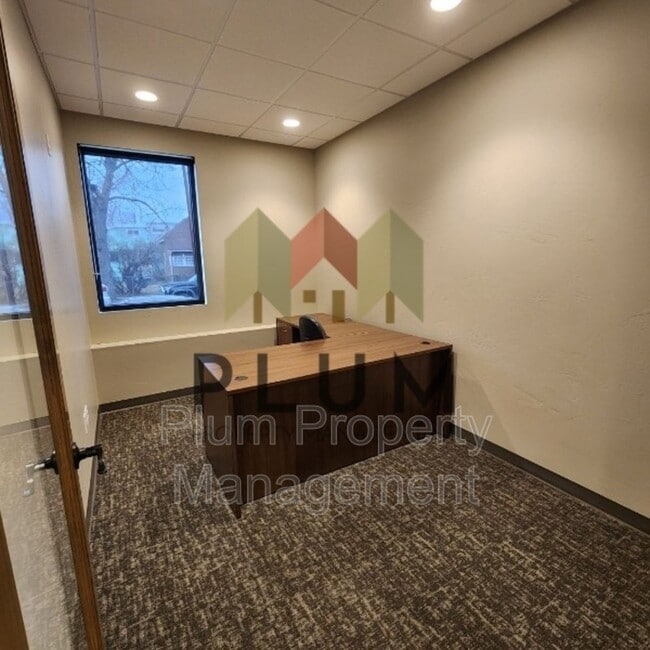 Building Photo - 425 N 5th St W