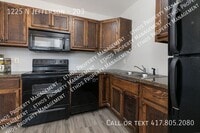 Building Photo - 1225 N Jefferson-203