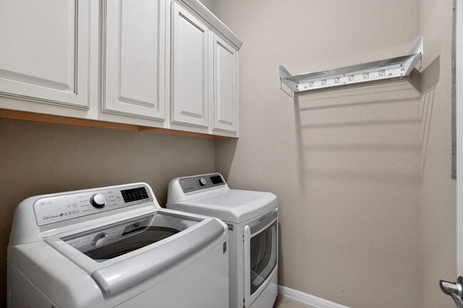 Building Photo - 104 Cartwheel Bend