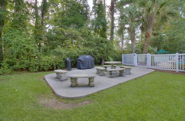 Building Photo - 682 Riverwalk Dr