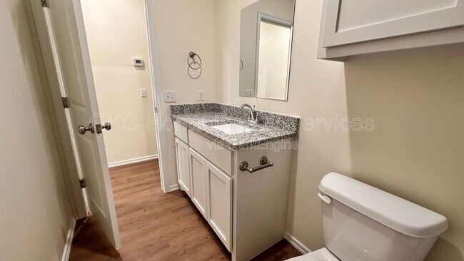 Building Photo - 11417 N University Ave