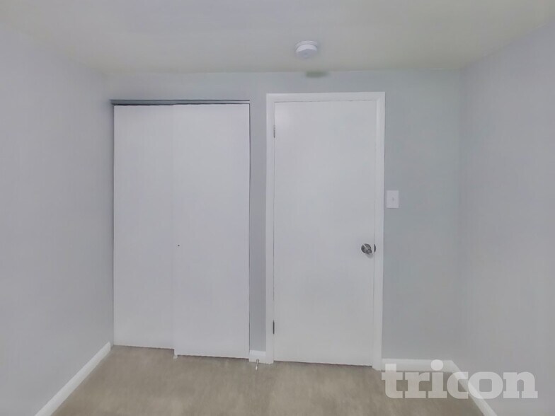 Building Photo - 9226 Throgmorton Rd