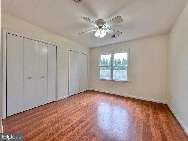 Building Photo - 106 Lee St