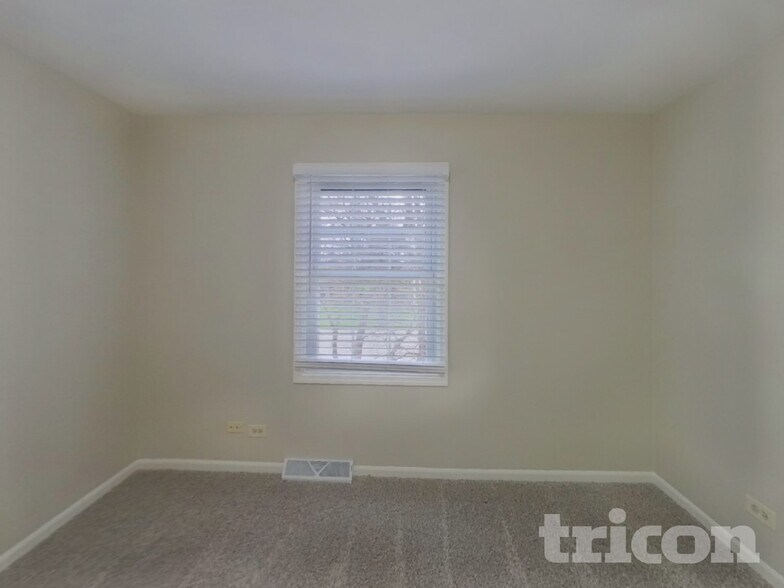 Building Photo - 1235 Casa Solana Dr