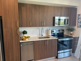 Building Photo - 404 NW 10th Ave