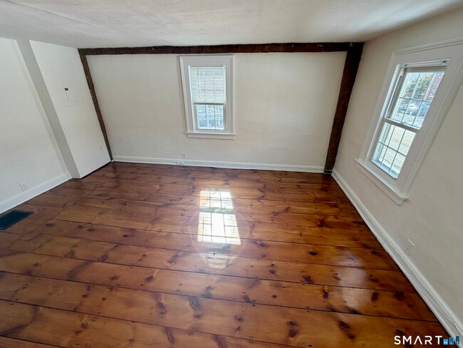 Building Photo - 1185 Linden Ave