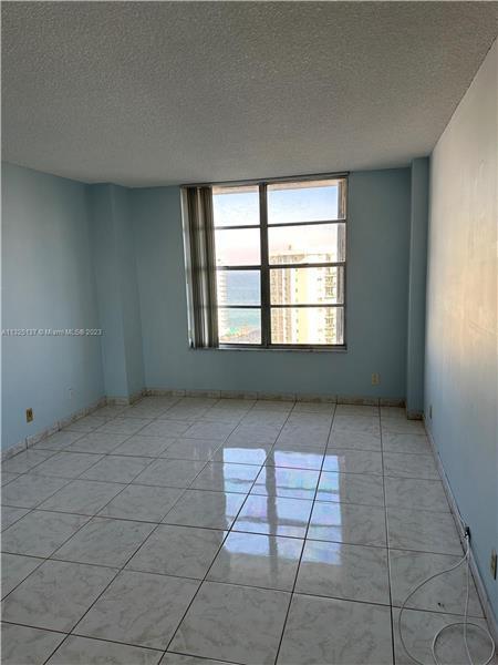 Building Photo - 3800 S Ocean Dr