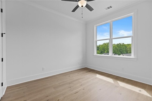 Building Photo - 6120 Hutchins Dr