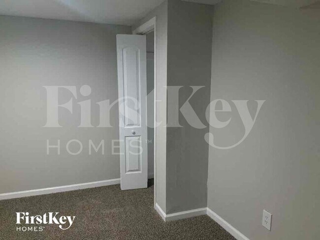 Building Photo - 2412 Bridger Dr