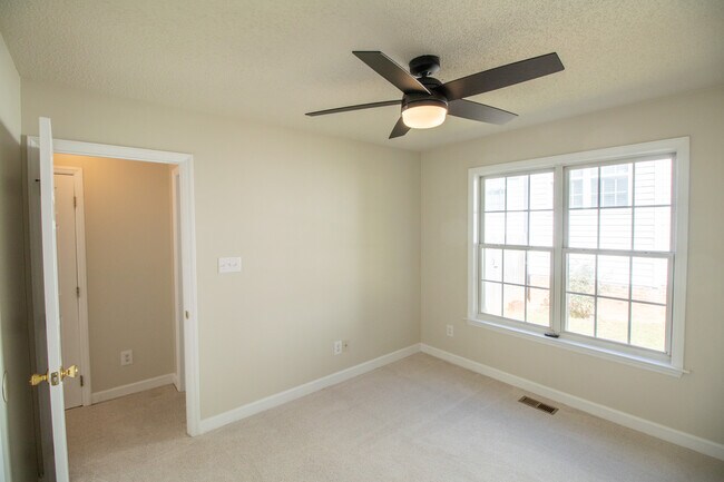 Building Photo - 223 Gregory Dr