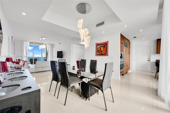 Building Photo - 15901 Collins Ave