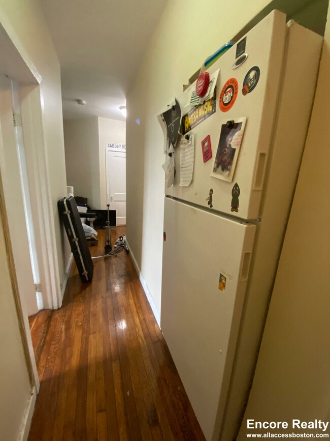 Building Photo - 38 Hemenway St