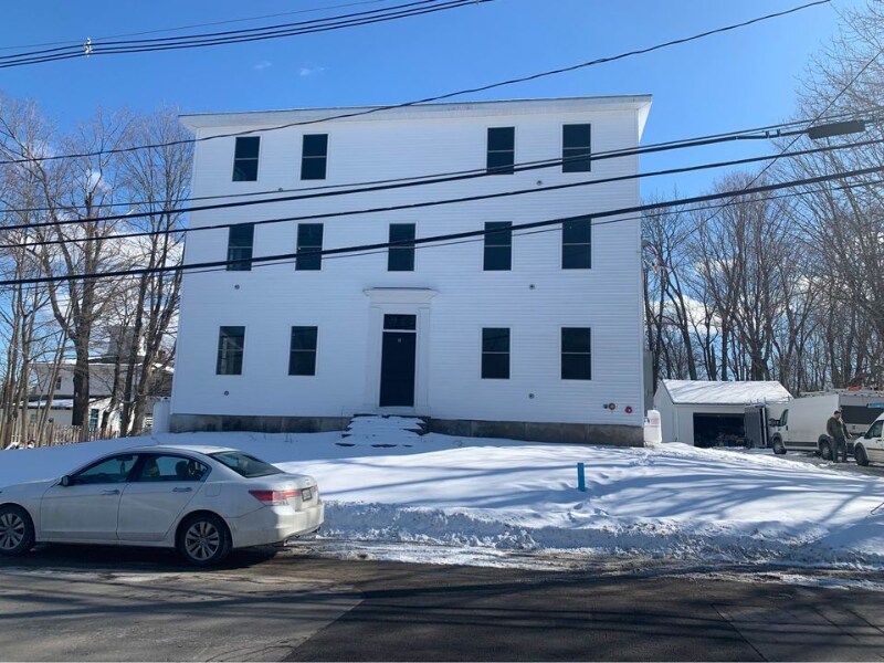 Building Photo - 8 College Ave