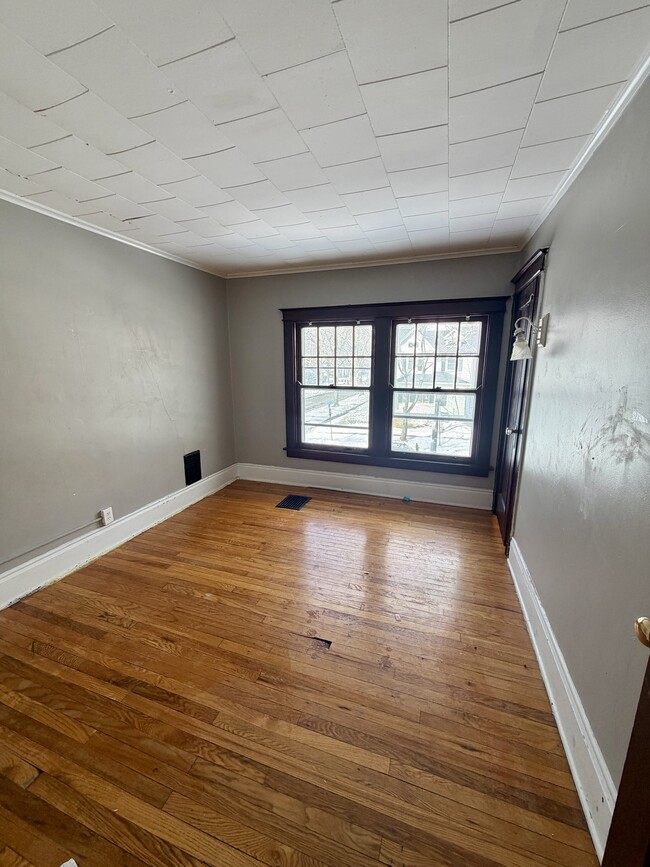 Building Photo - 175 Selye Terrace